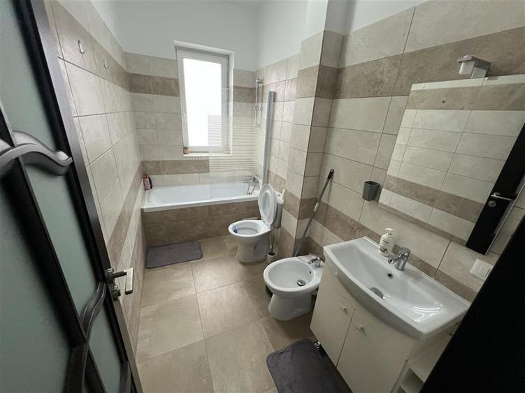 Apartament 2 camere, bloc nou, etaj 2(lift), zona Scoala 10 - 8