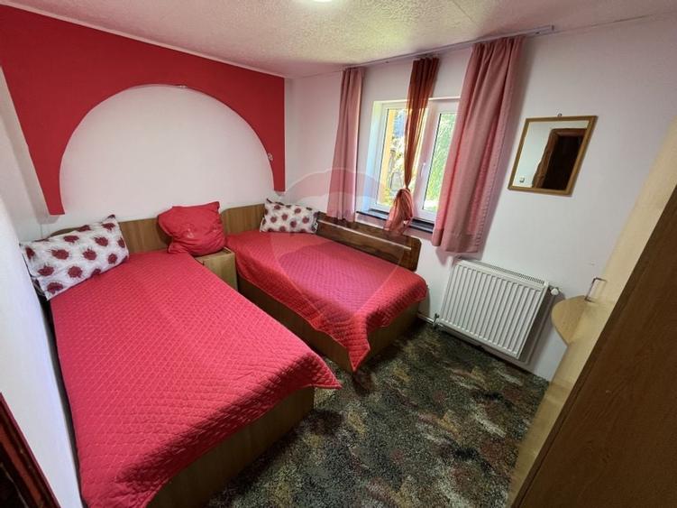 Pensiune de vanzare in varf de munte la Ciocanu - langa Sirnea - 5