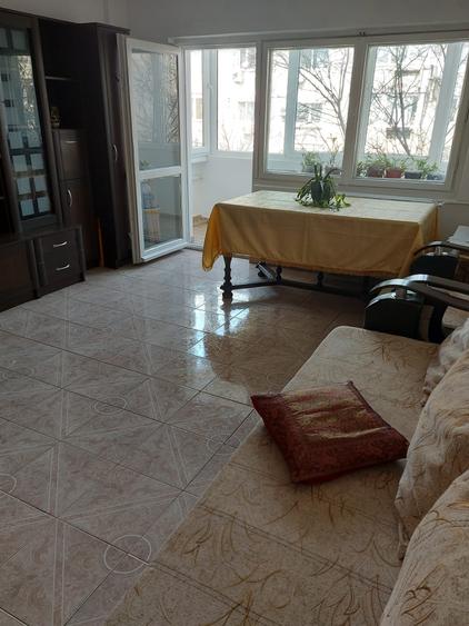 Vitan Mall strada Rarau - 9