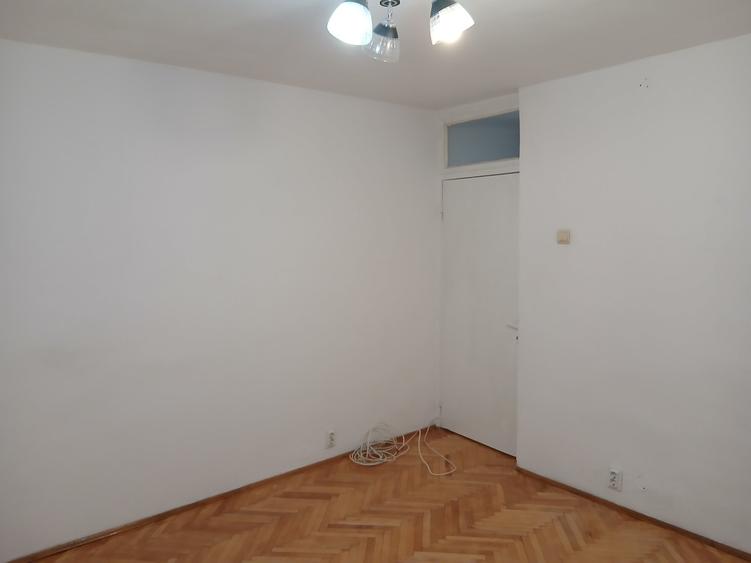 Apartament cu 2 camere decomandat în Nicolina