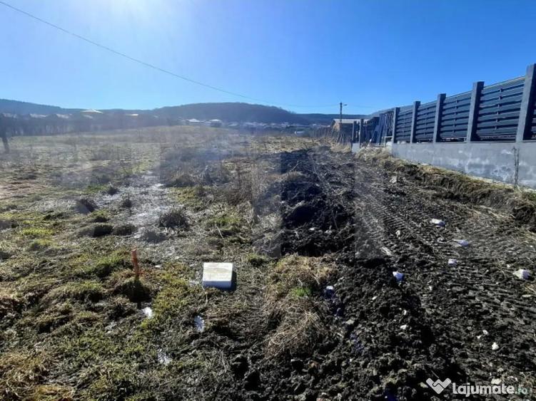 Teren construibil -556 mp situat in Chinteni in zona de ca - 6