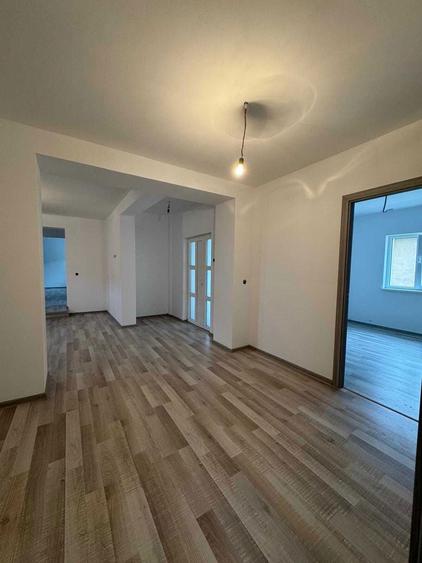 Casa de vanzare in Lazuri - 8