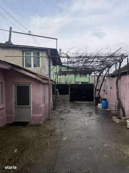 Casa cu 4 camere si teren 100 mp, curte pt masina ?i acces asfaltat - 2