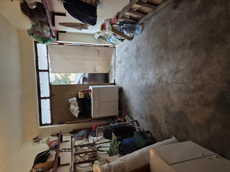 Vand apartament 3 camere ultracentral BdChimiei langa casa de cultura blocC3 centrala termica et.3 4 - 5