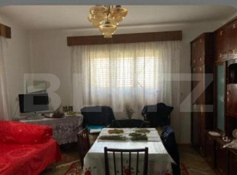 Casa de vanzare, cu 6 camere, 218,44 mp, zona Tasnad - 2