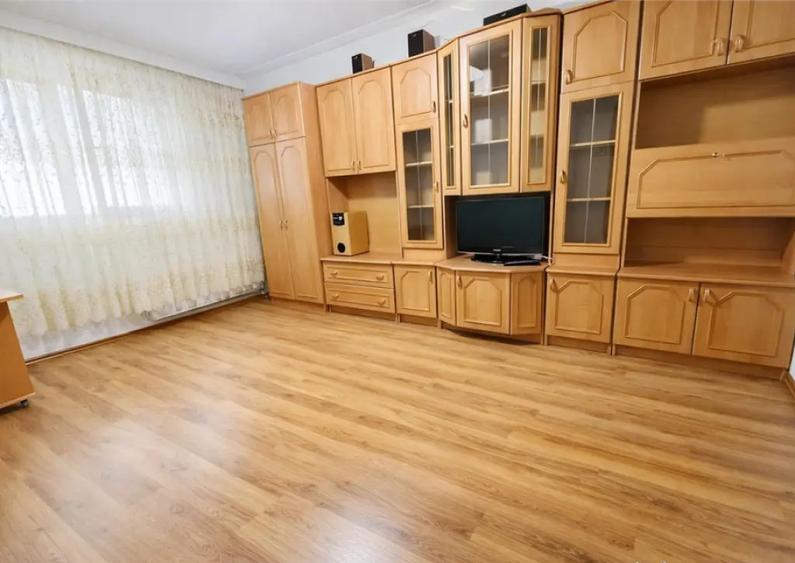 Camin primitor si luminos, decomandat, etaj intermediar, As - 5