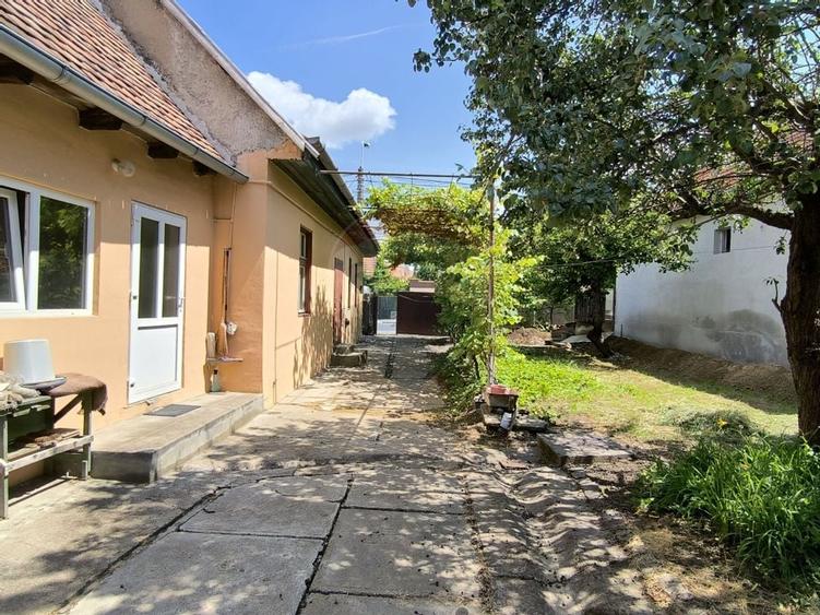 Casa cu potential in zona semicentrala din Medias, Strada Avram Iancu - 1