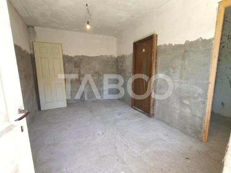 Casa pe un singur nivel cu 4 camere si teren 503 mp - Comision 0 - 9