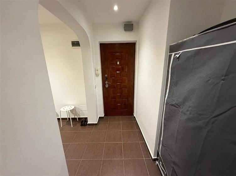 Garsoniera confort 1 , parter, 40mp, mobilata si utilata , B-dul Bucuresti - 31