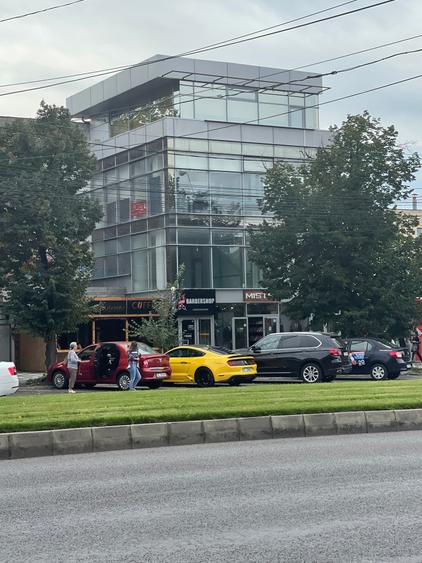 Proprietar, inchiriez spatiu comercial situat pe artera principala din Galati - 9