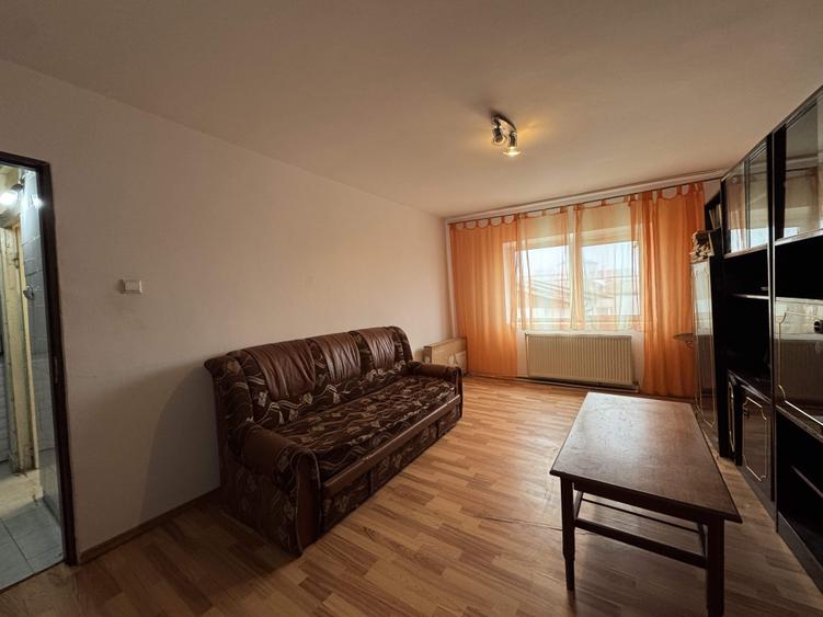 3 cam, 74 mp. decomandat, fara imbunatatiri, et.4, acoperis, Cuza Voda - 9