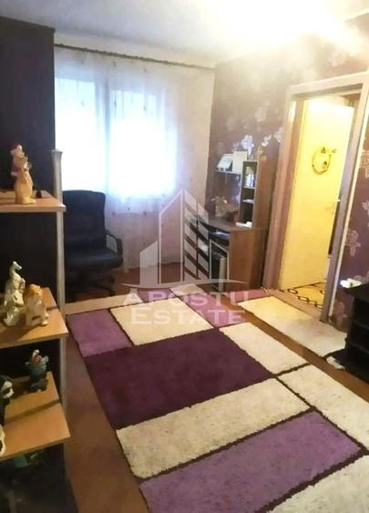 Apartament cu 3 camere, semidecomandat,etaj intermediar Sagului - 1