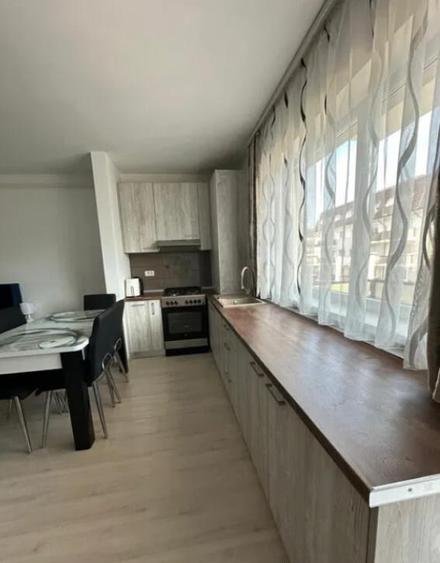 Garsoniera decomandata - zona Sanpetru - 9