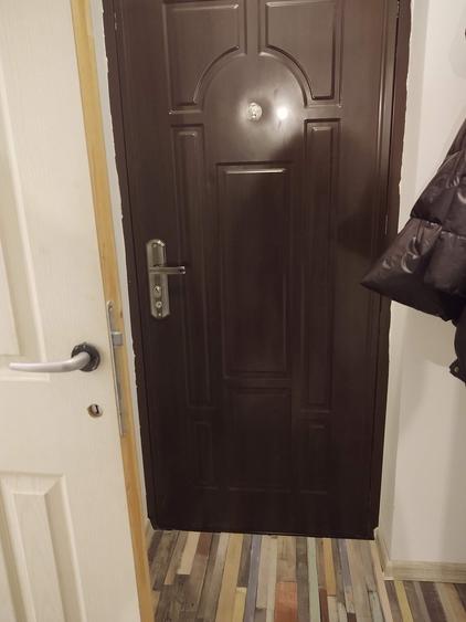 Trapezului, la metrou 1 Decembrie 1918 - 10