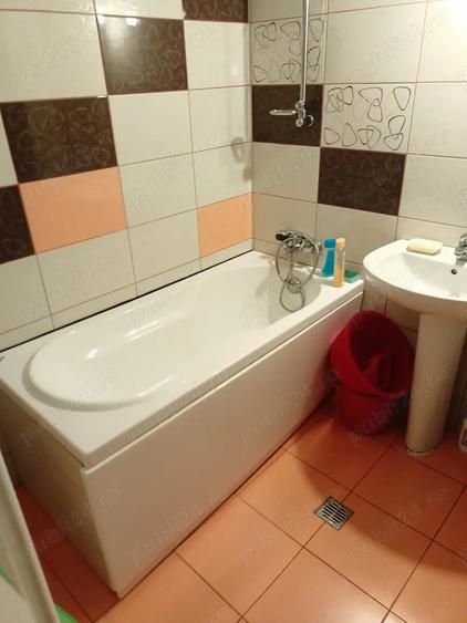 Inchiriez Apt 2 cam - 8