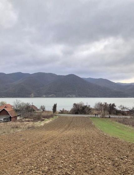 Vand teren la Dunare, DN 57, Liubcova (comuna Berzasca) - 2