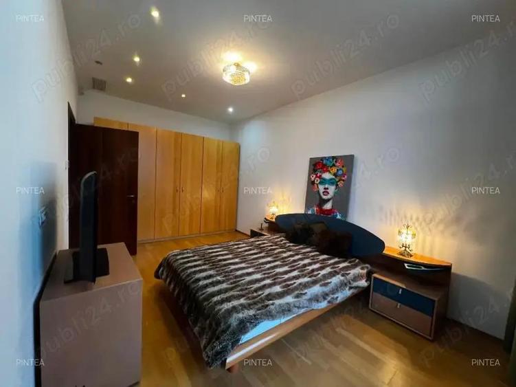 Apartament cu 5 camere decomandat, mobilat în Băneasa