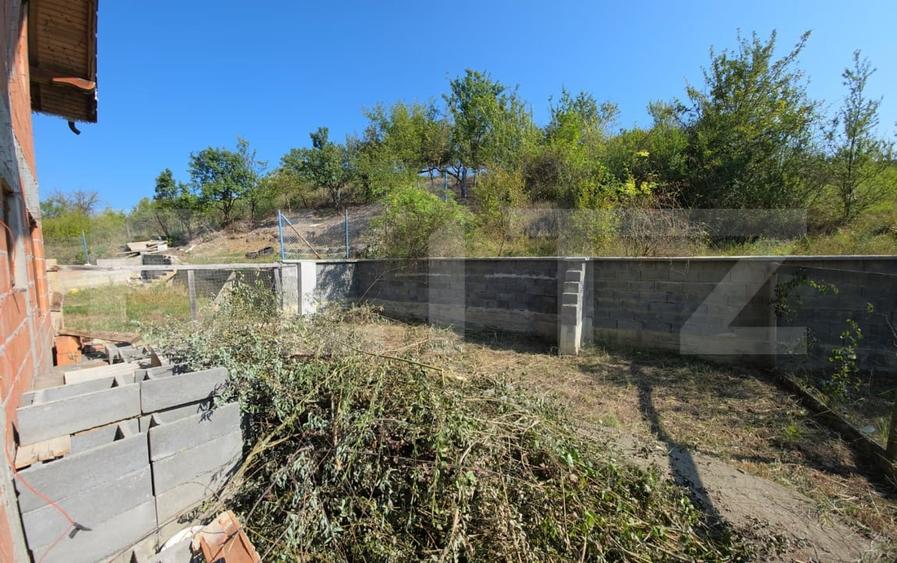 Casă individuală cu 5 camere cu Canalizare în Nord-Est
