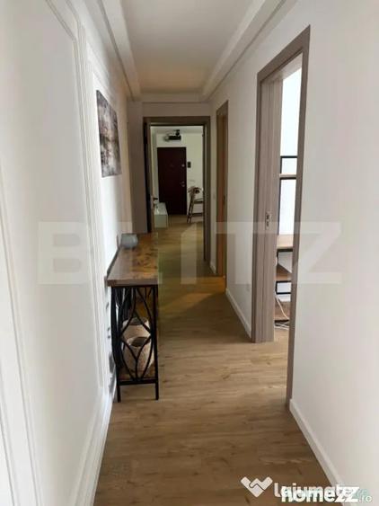 Apartament cu 4 camere semidecomandat în Universității