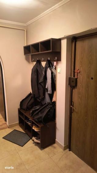 Apartament cu 3 camere decomandat, mobilat în Giurgiului