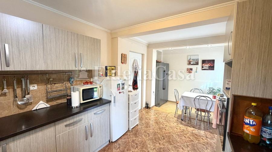 Casă cu 4 camere cu Teren 1453 Mp în Sculeni