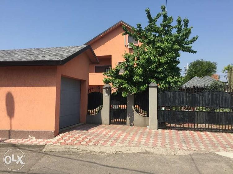 Casă cu 4 camere în Lacu