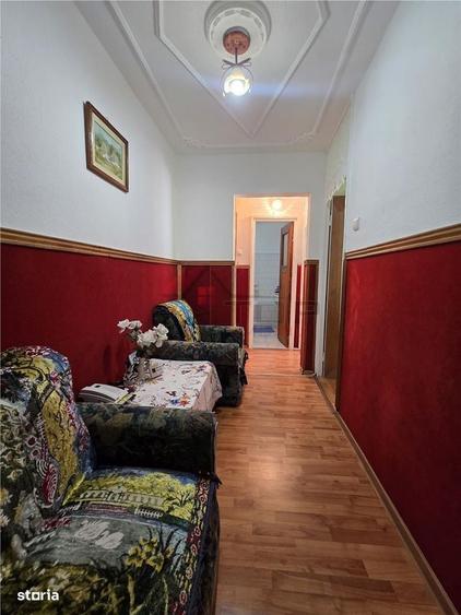 Apartament cu 3 camere decomandat în Nicolina