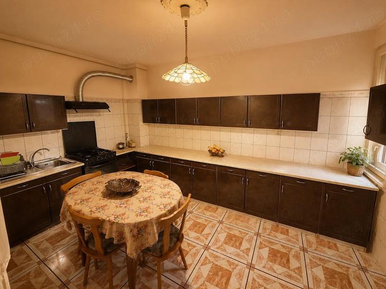 Casă cu 5 camere cu Teren 541 Mp în Hunedoara