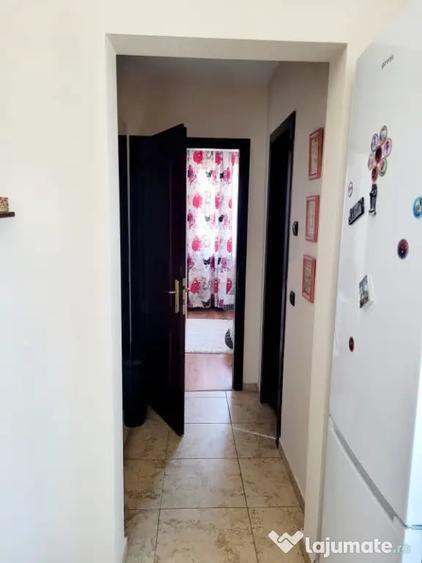 Apartament cu 3 camere decomandat în Griviței