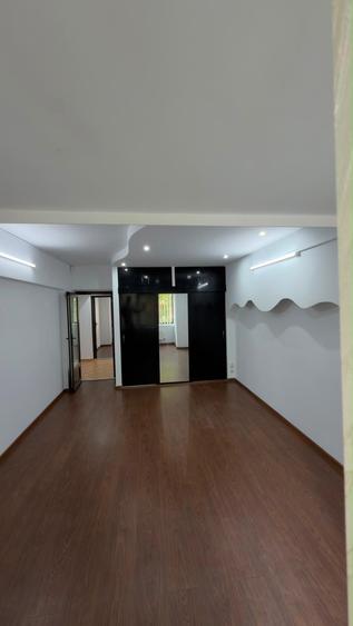 Apartament cu 3 camere decomandat în Octavian Goga