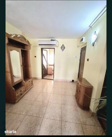 Apartament cu 4 camere decomandat, mobilat în Central
