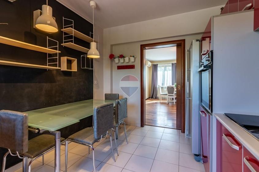 Apartament cu 3 camere semidecomandat, mobilat în Sisești