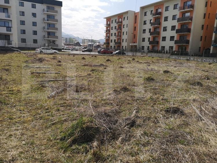 Teren Construcții intravilan de 1000 mp, în Tractorul