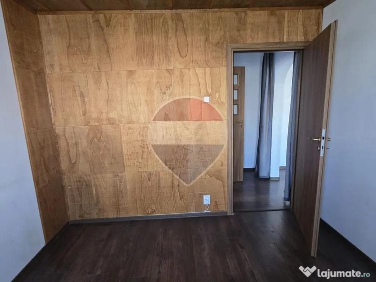 Apartament cu 2 camere semidecomandat în Progresul