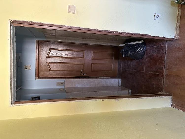 Apartament cu 3 camere semidecomandat în Central
