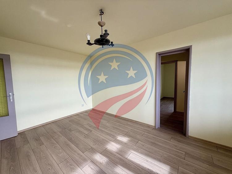 Apartament cu 4 camere semidecomandat în Ultracentral