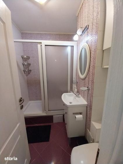 Apartament cu 3 camere decomandat în Drumul Taberei