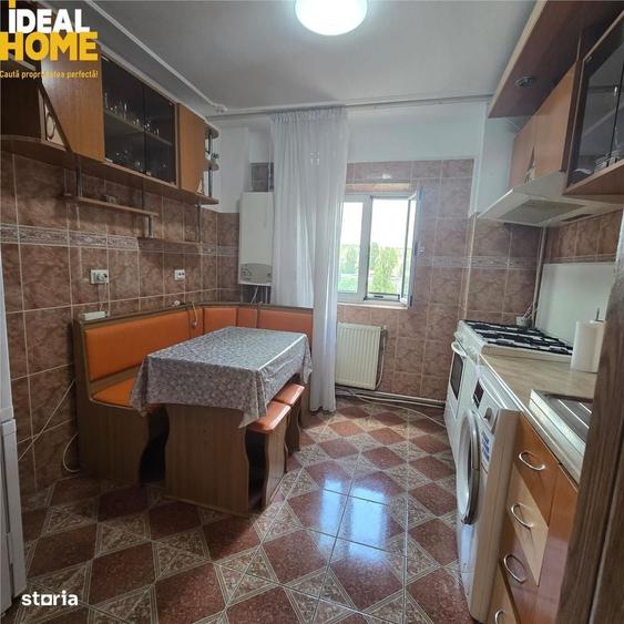 Apartament cu 3 camere decomandat în Alexandru cel Bun