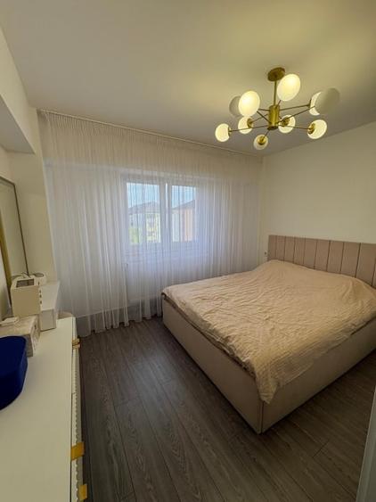 Apartament cu 3 camere decomandat, mobilat în Central
