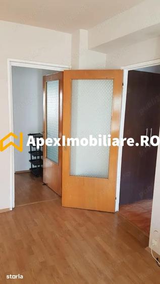 Apartament cu 2 camere semidecomandat în Decebal