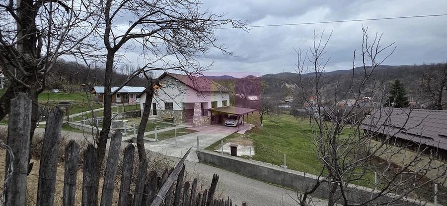 Teren de 800 mp, în Lunca Mare