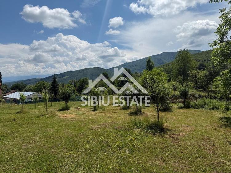 Teren Construcții intravilan de 650 mp, în Sadu