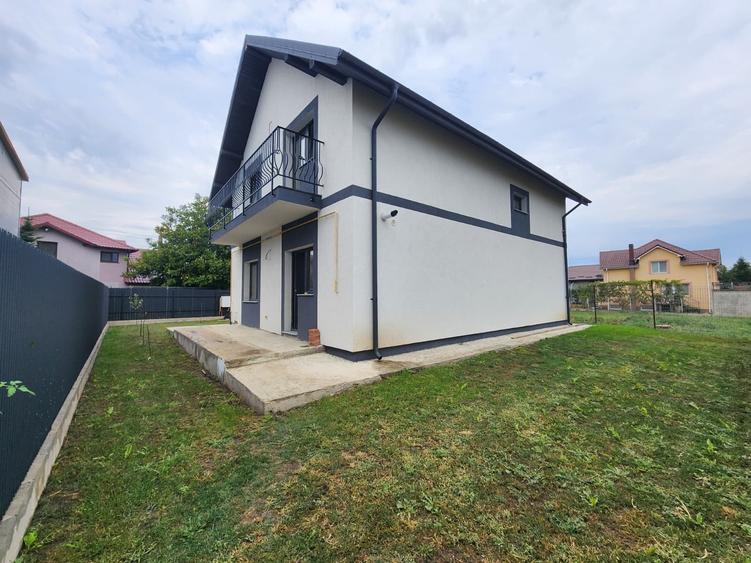 Casă individuală cu 5 camere cu Canalizare în Miroslava