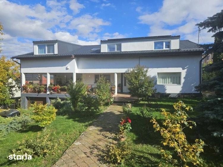 Casă cu 5 camere cu Teren 1400 Mp în Gruia