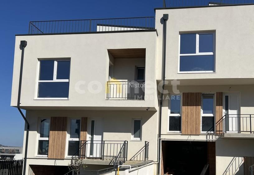 Casa insiruita cu 4 camere de vanzare, cu terasa | Floresti