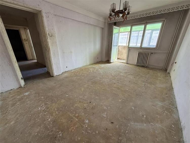 Zona Spital - Liceul Pedagocic - 2 camere decomandate - 3