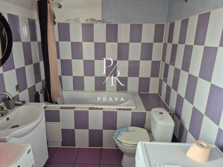 Dupex de vanzare transformat in 2 apartamente zona Metro! - 16