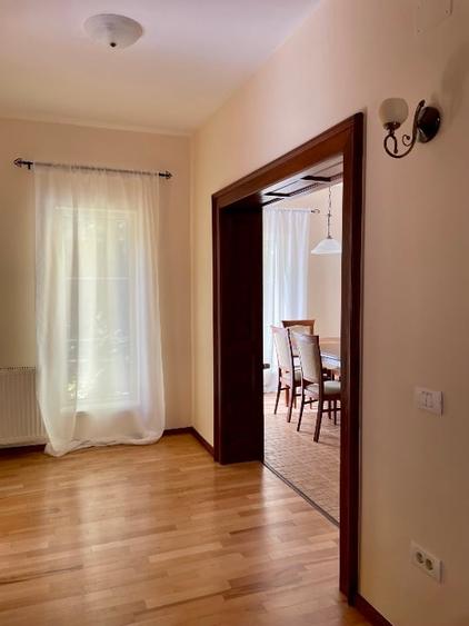 Casă în stil mediteranean, plină de lumină și farmec, cu grădină frumoasă - 1