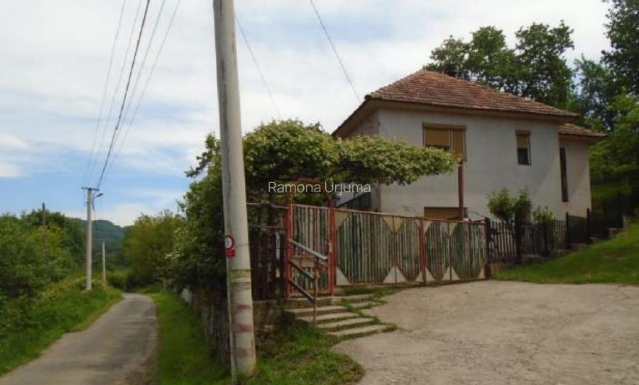 Cota de 3/32 din 3 constructii si teren-loc. Certeju de S...