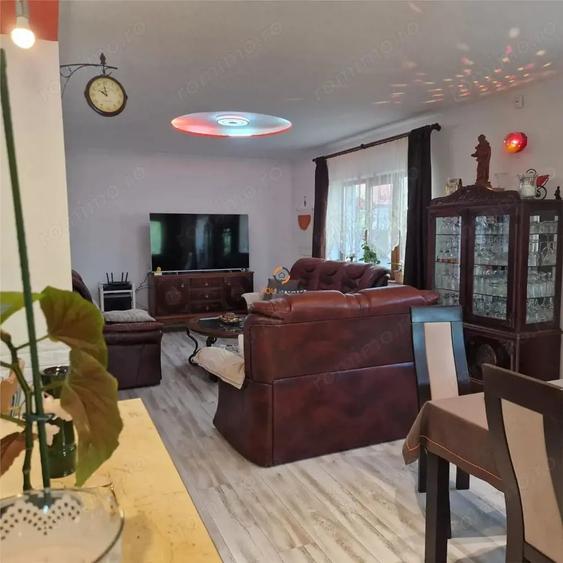 Casă cu 5 camere cu Teren 333 Mp în Central